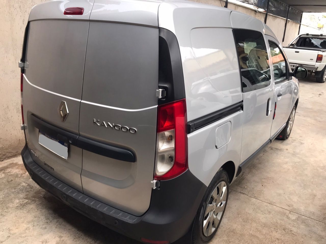Renault Kangoo Usada en Mendoza, deRuedas