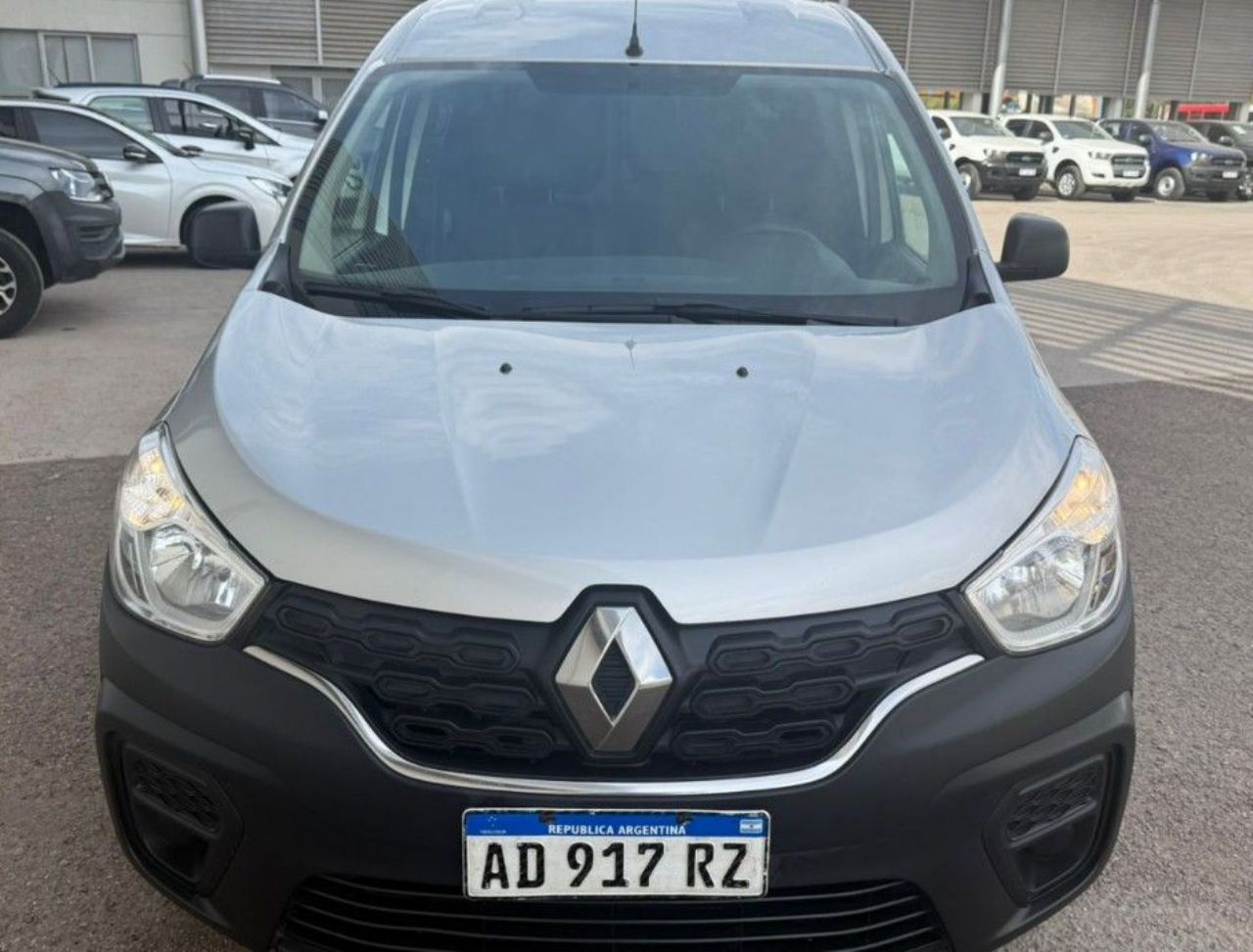 Renault Kangoo Usada en Mendoza, deRuedas