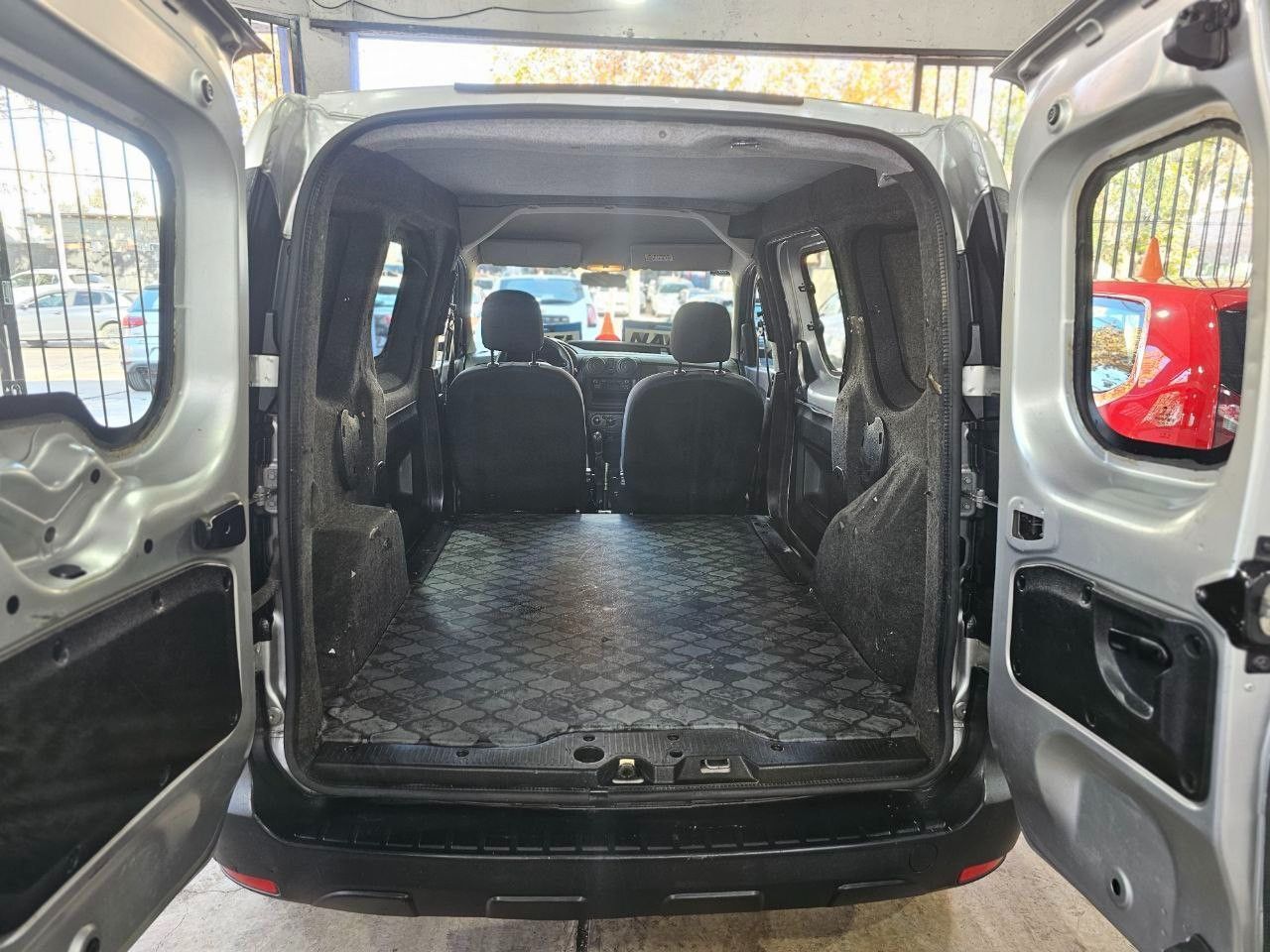 Renault Kangoo Usada en Mendoza, deRuedas