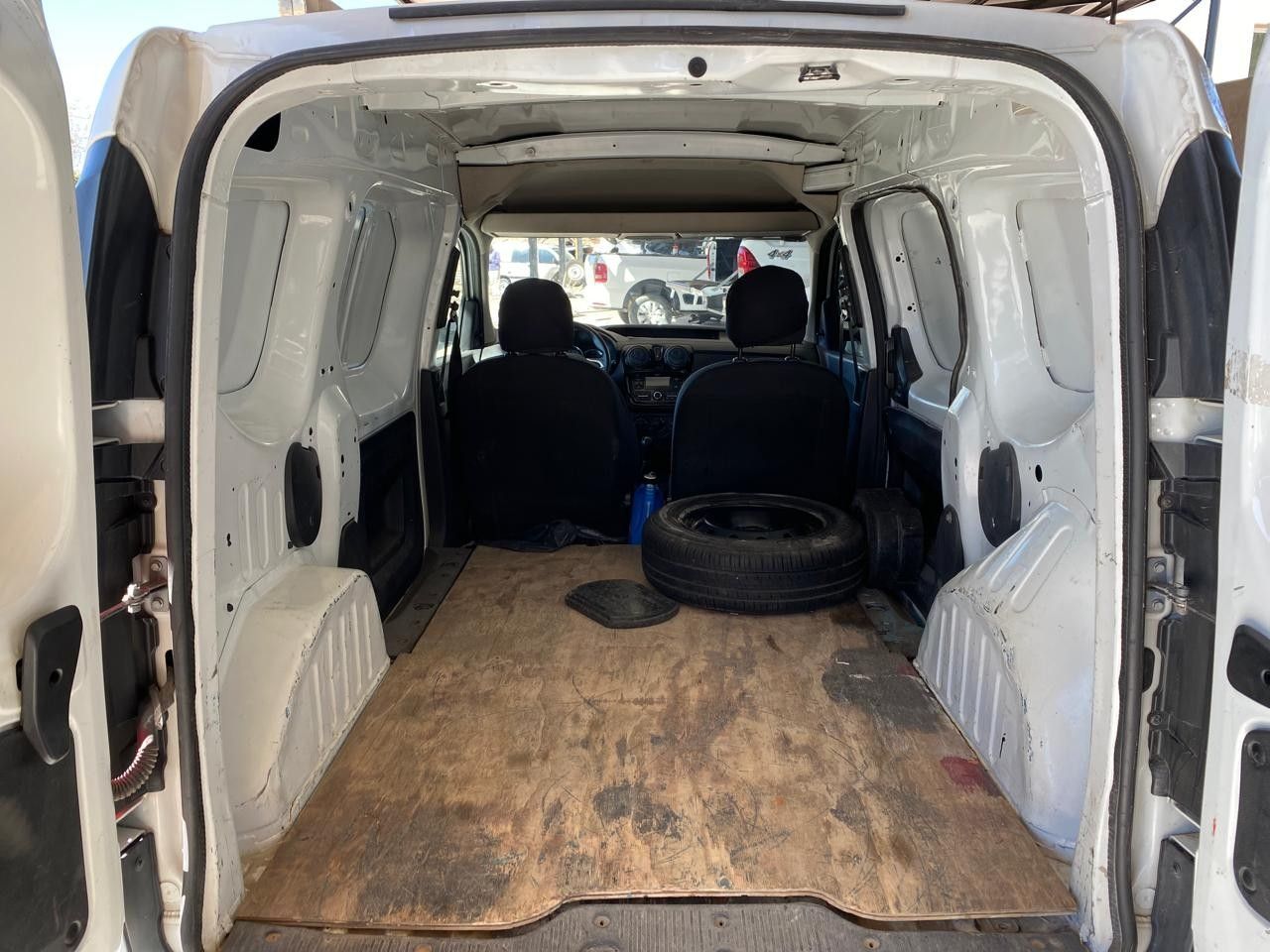 Renault Kangoo Usada Financiado en San Juan, deRuedas