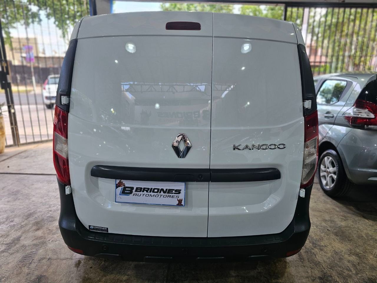 Renault Kangoo Usada en Mendoza, deRuedas