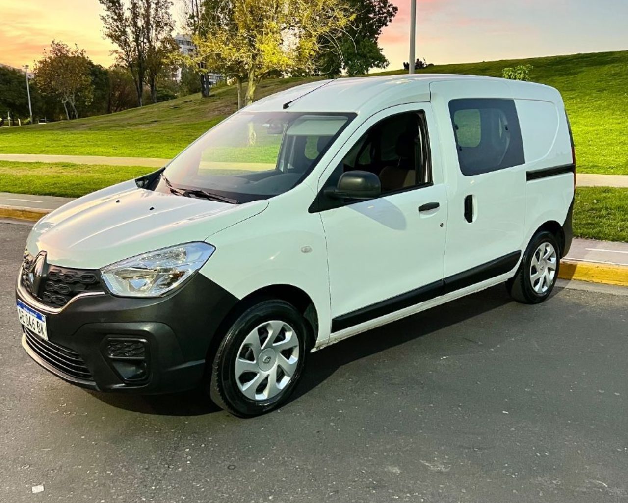 Renault Kangoo Usada en Mendoza, deRuedas