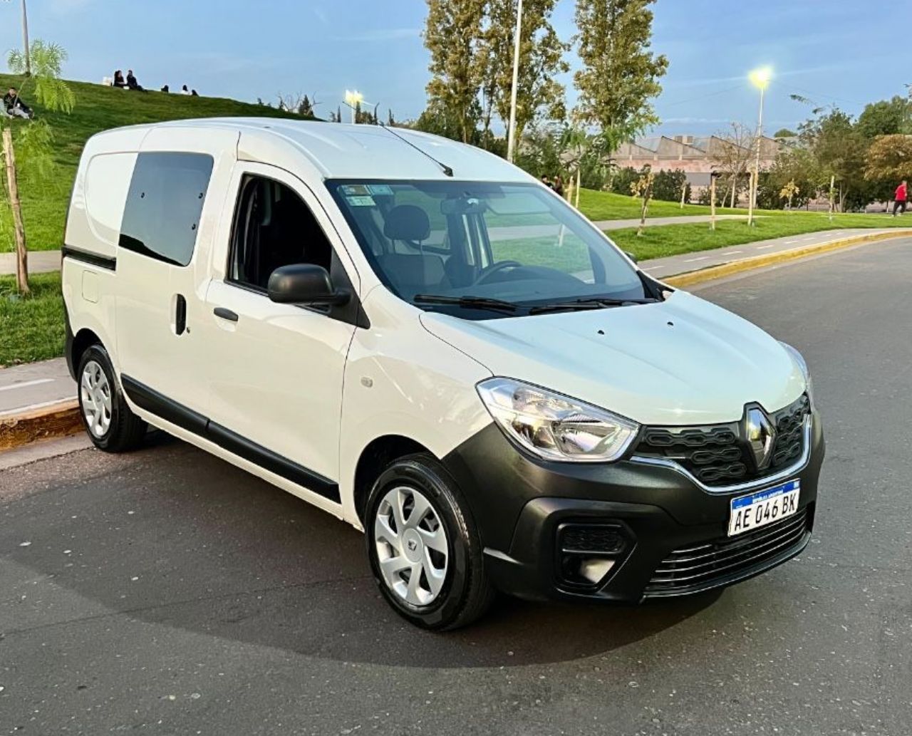 Renault Kangoo Usada en Mendoza, deRuedas