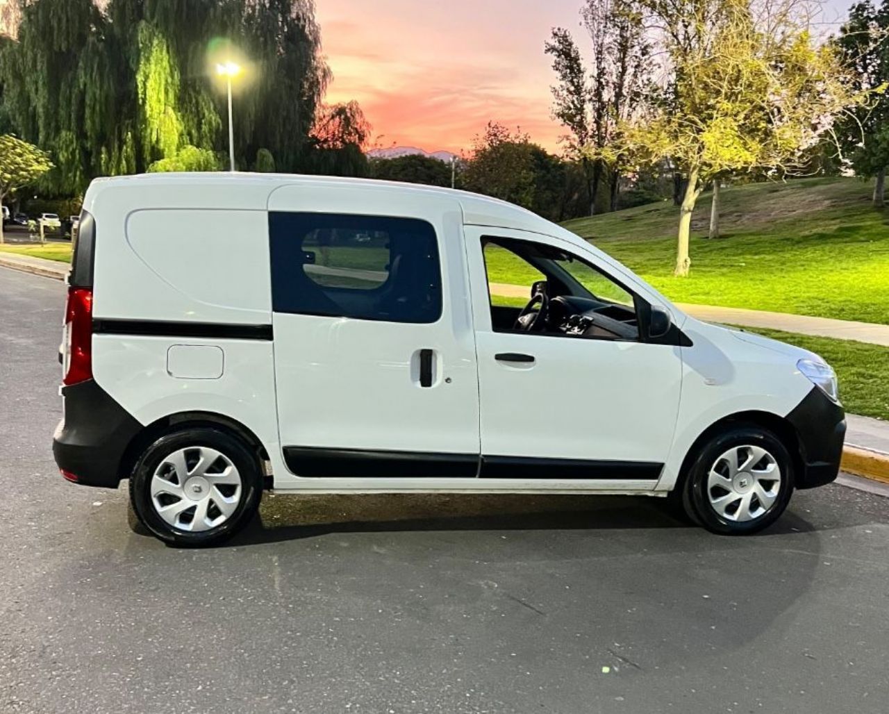 Renault Kangoo Usada en Mendoza, deRuedas