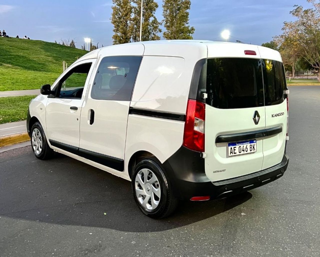 Renault Kangoo Usada en Mendoza, deRuedas