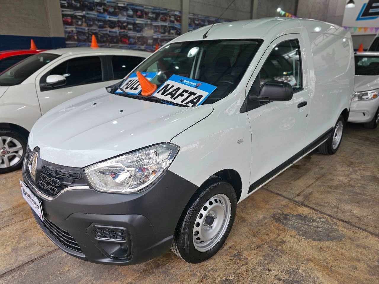 Renault Kangoo Usada en Mendoza, deRuedas
