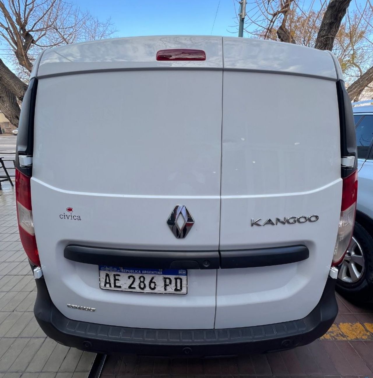 Renault Kangoo Usada en Mendoza, deRuedas