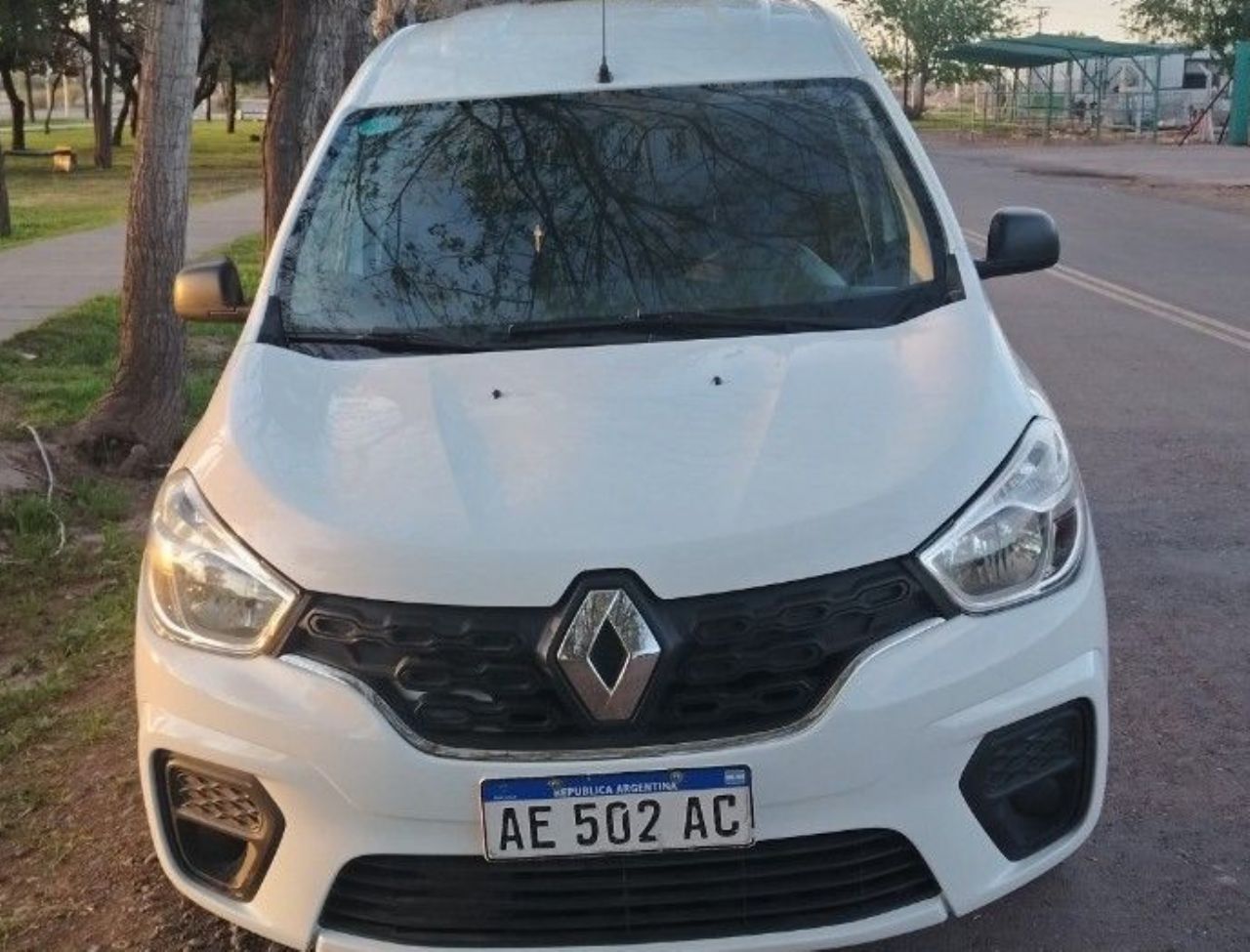 Renault Kangoo Usada en Mendoza, deRuedas