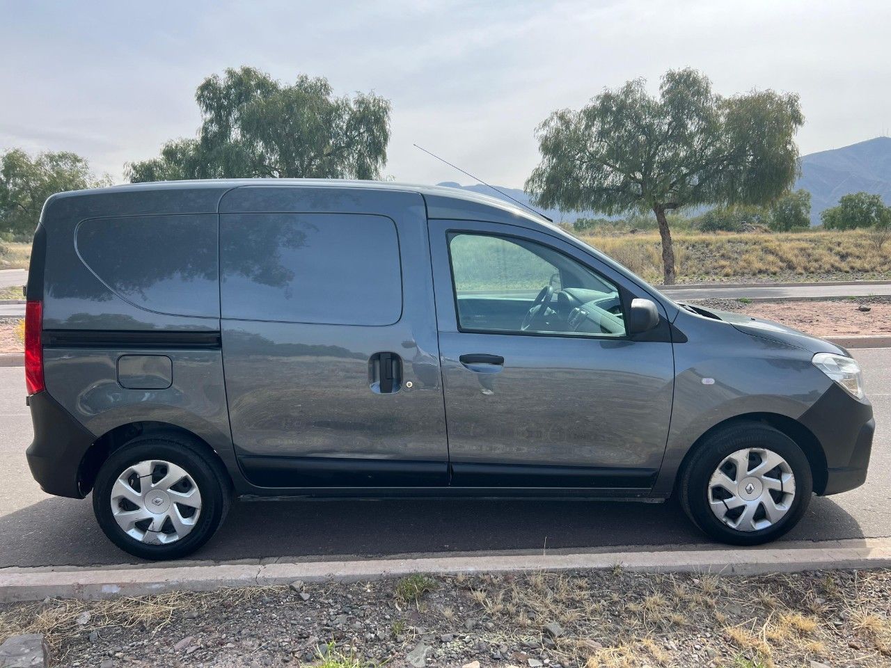 Renault Kangoo Usada en Mendoza, deRuedas