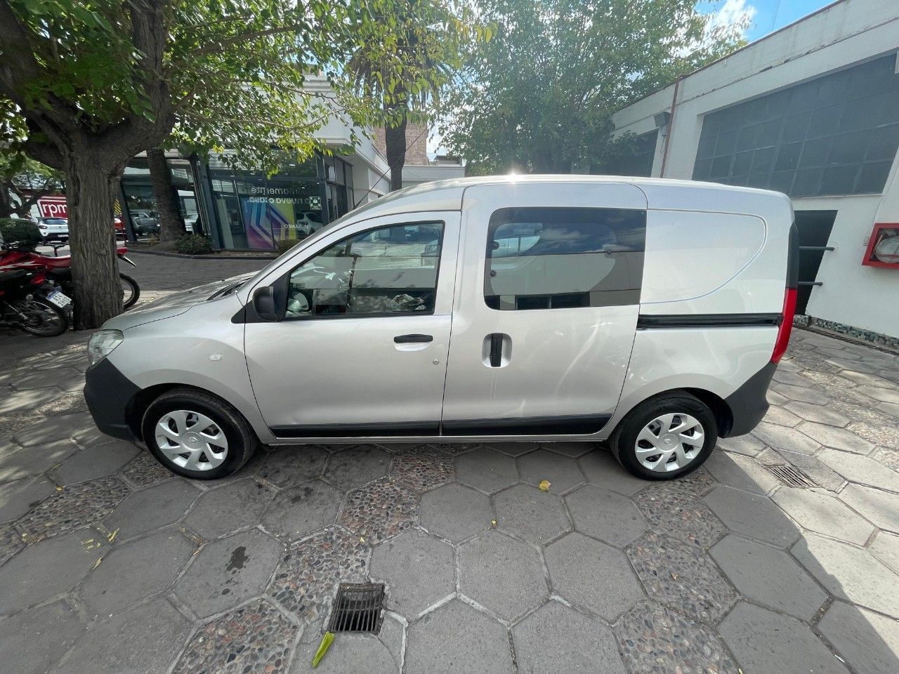 Renault Kangoo Usada en Mendoza, deRuedas