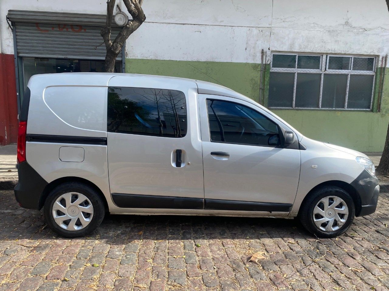 Renault Kangoo Usada en Buenos Aires, deRuedas
