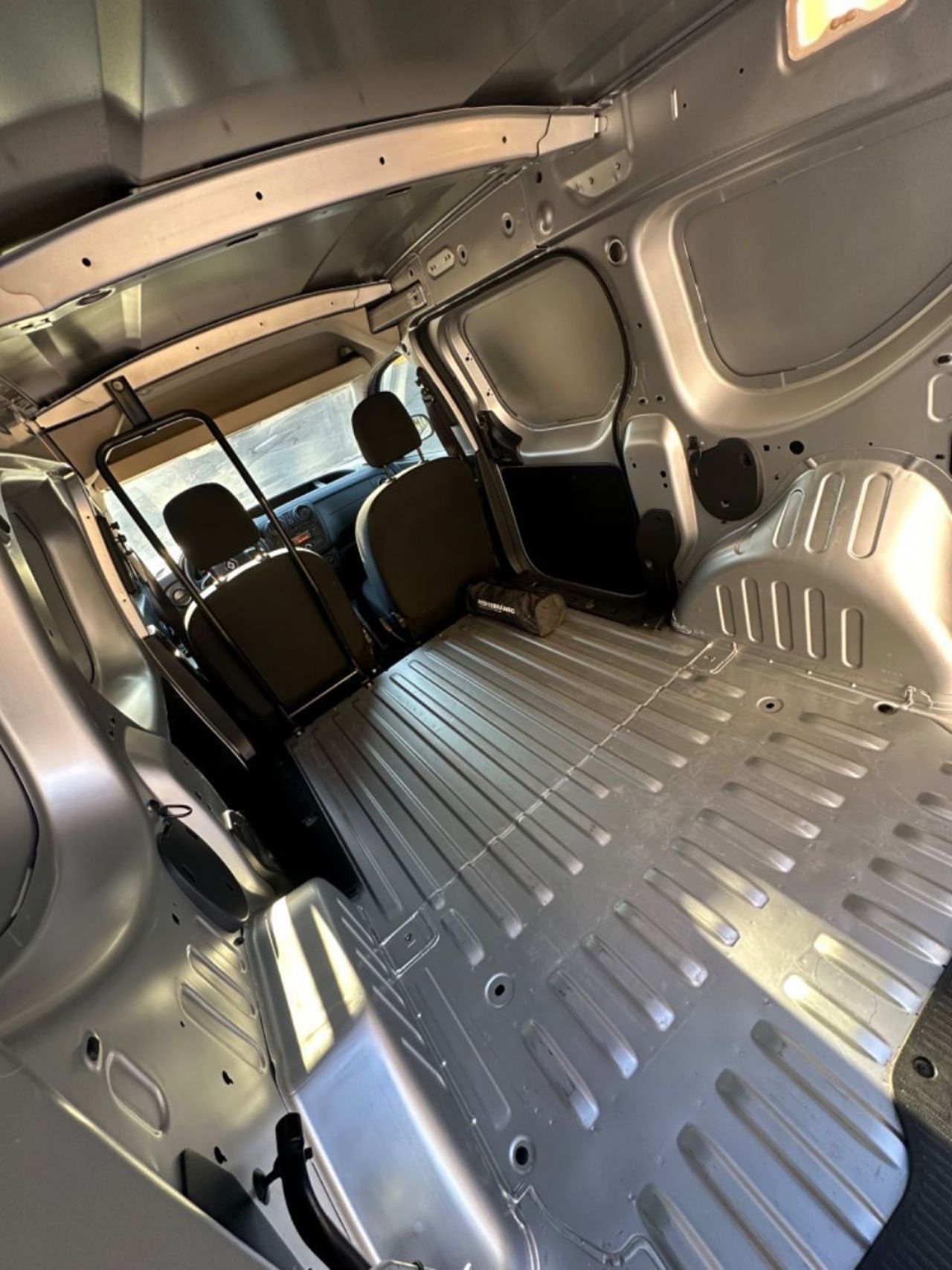 Renault Kangoo Usada en Mendoza, deRuedas