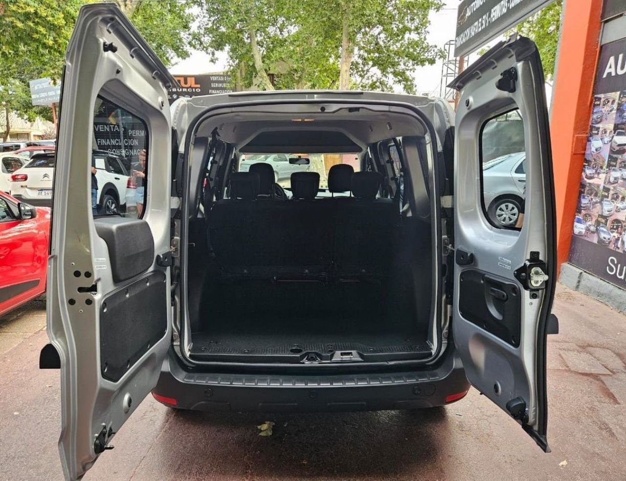Renault Kangoo Usada en Mendoza, deRuedas