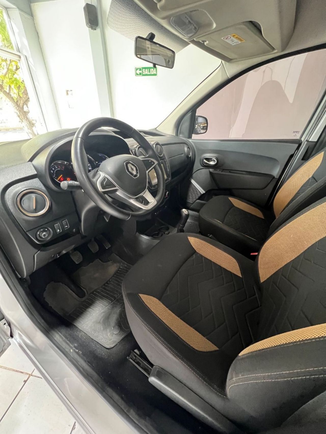 Renault Kangoo Usada en Mendoza, deRuedas