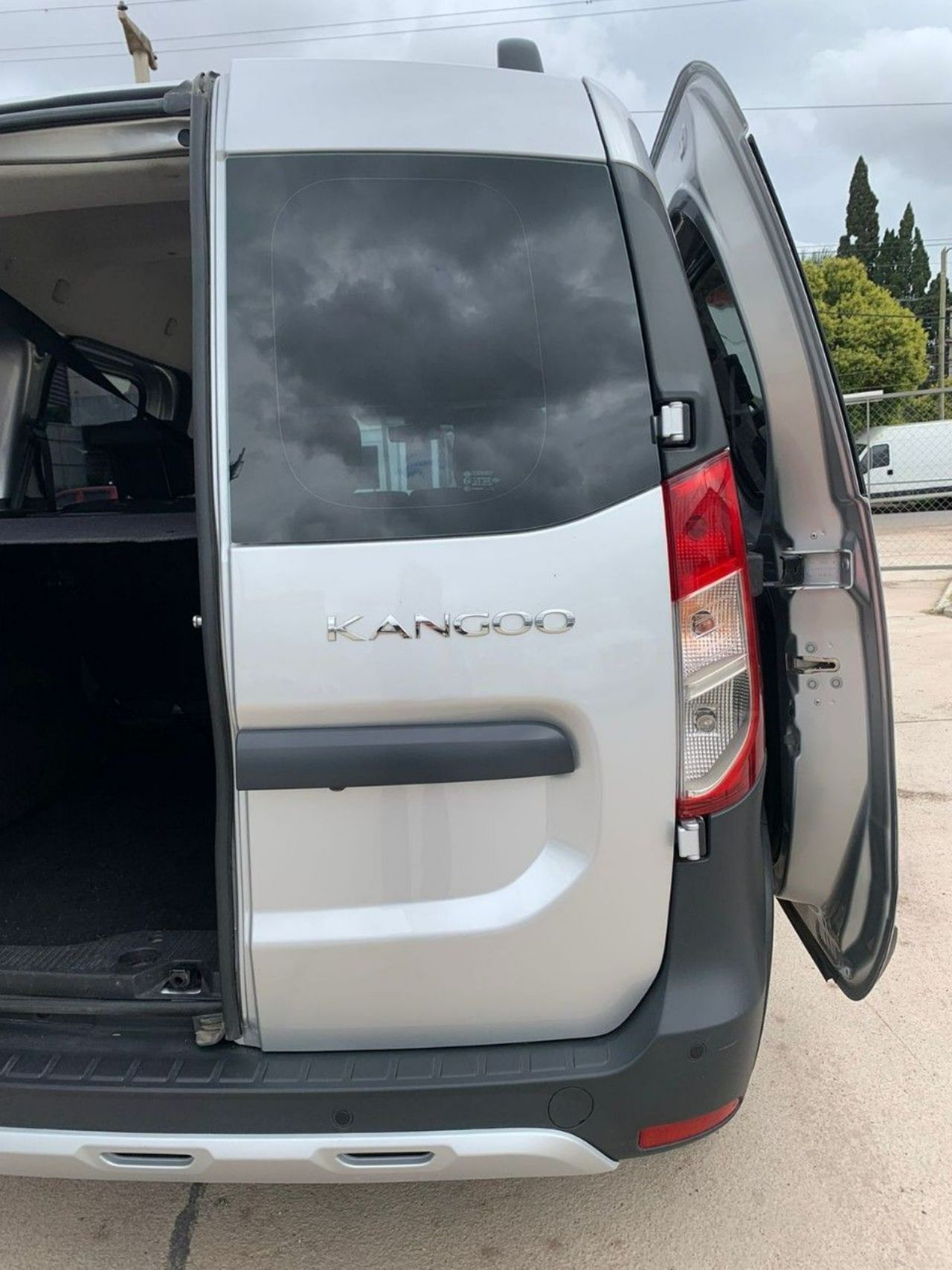 Renault Kangoo Usada Financiado en Córdoba, deRuedas