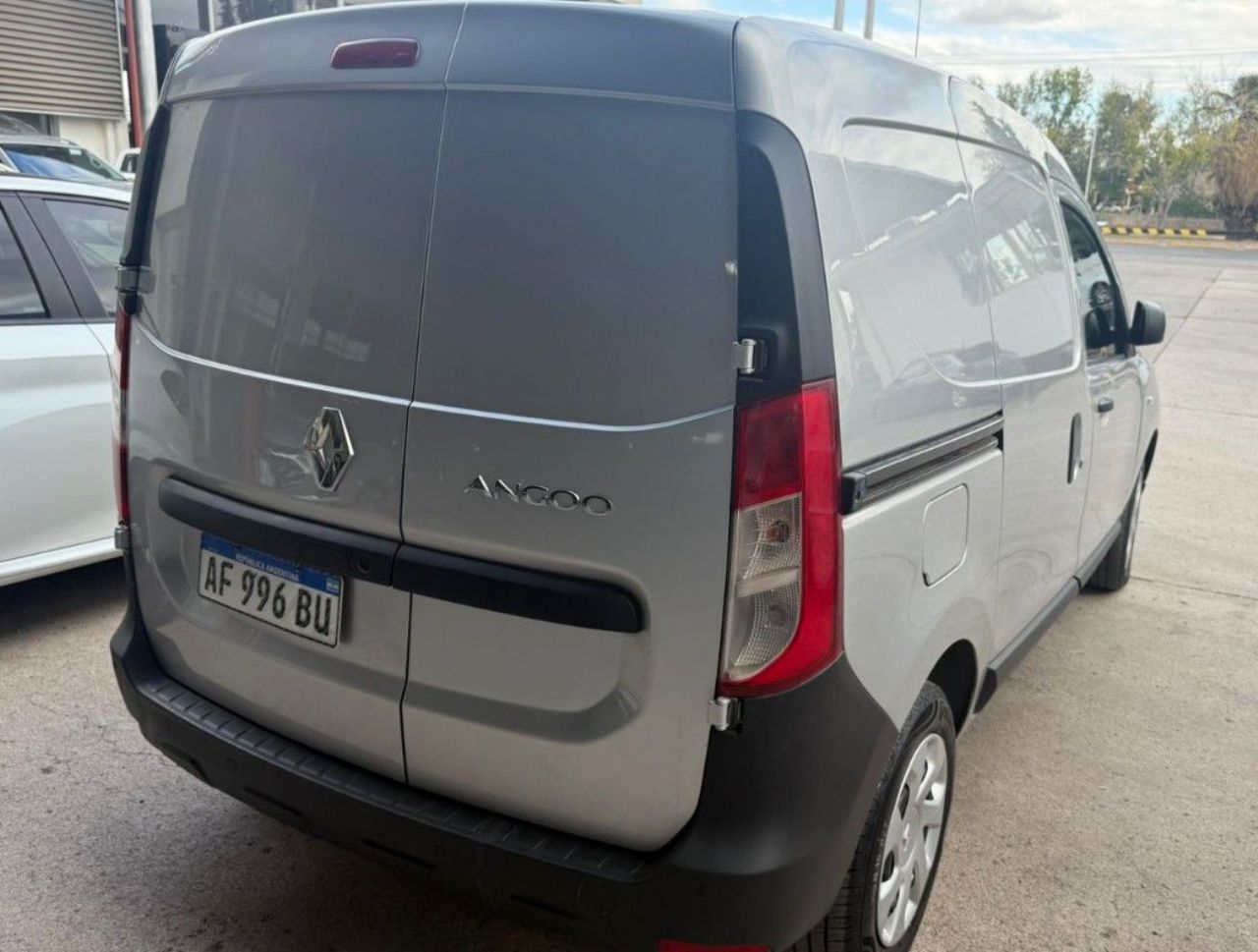 Renault Kangoo Usada en Mendoza, deRuedas