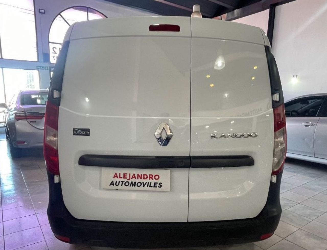 Renault Kangoo Usada Financiado en Córdoba, deRuedas