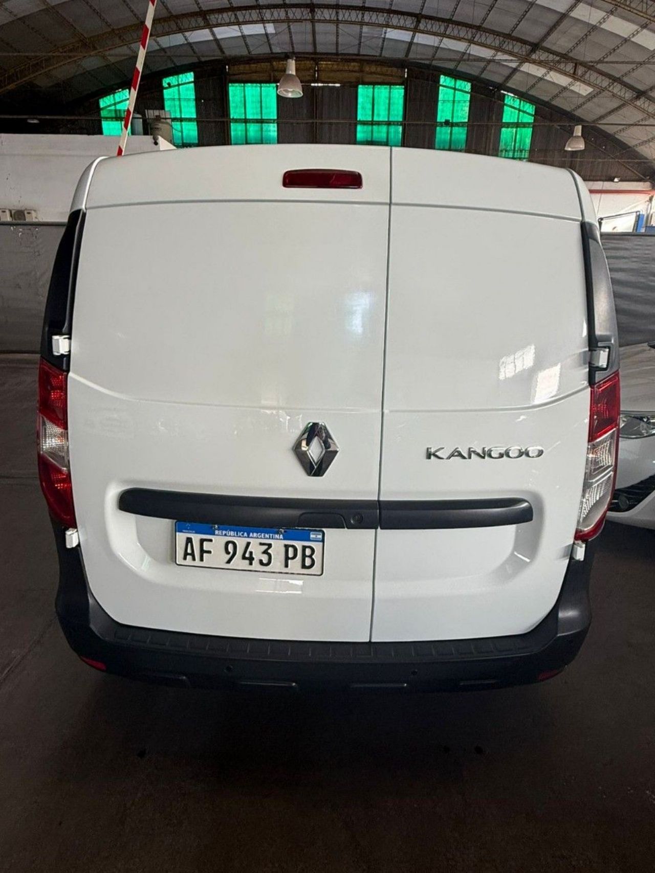 Renault Kangoo Usada en Mendoza, deRuedas