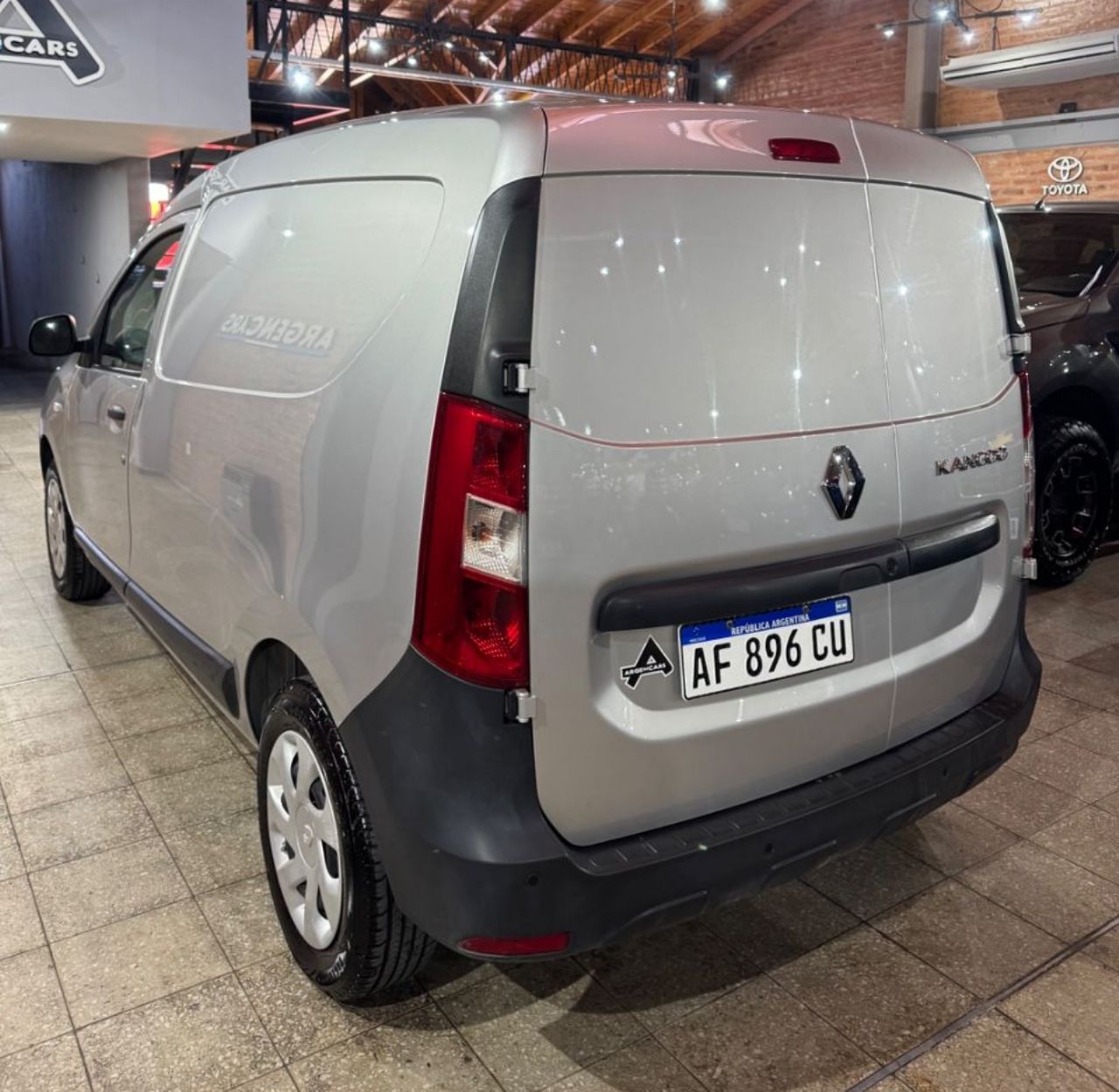 Renault Kangoo Usada Financiado en San Juan, deRuedas