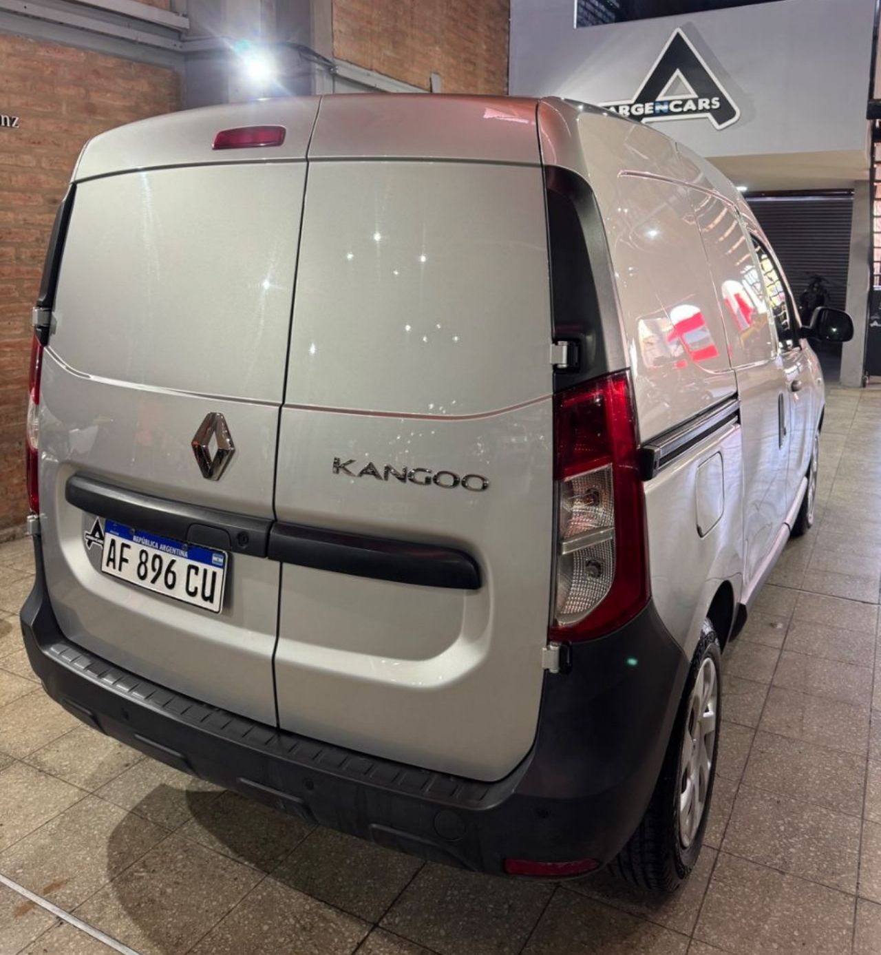 Renault Kangoo Usada Financiado en San Juan, deRuedas