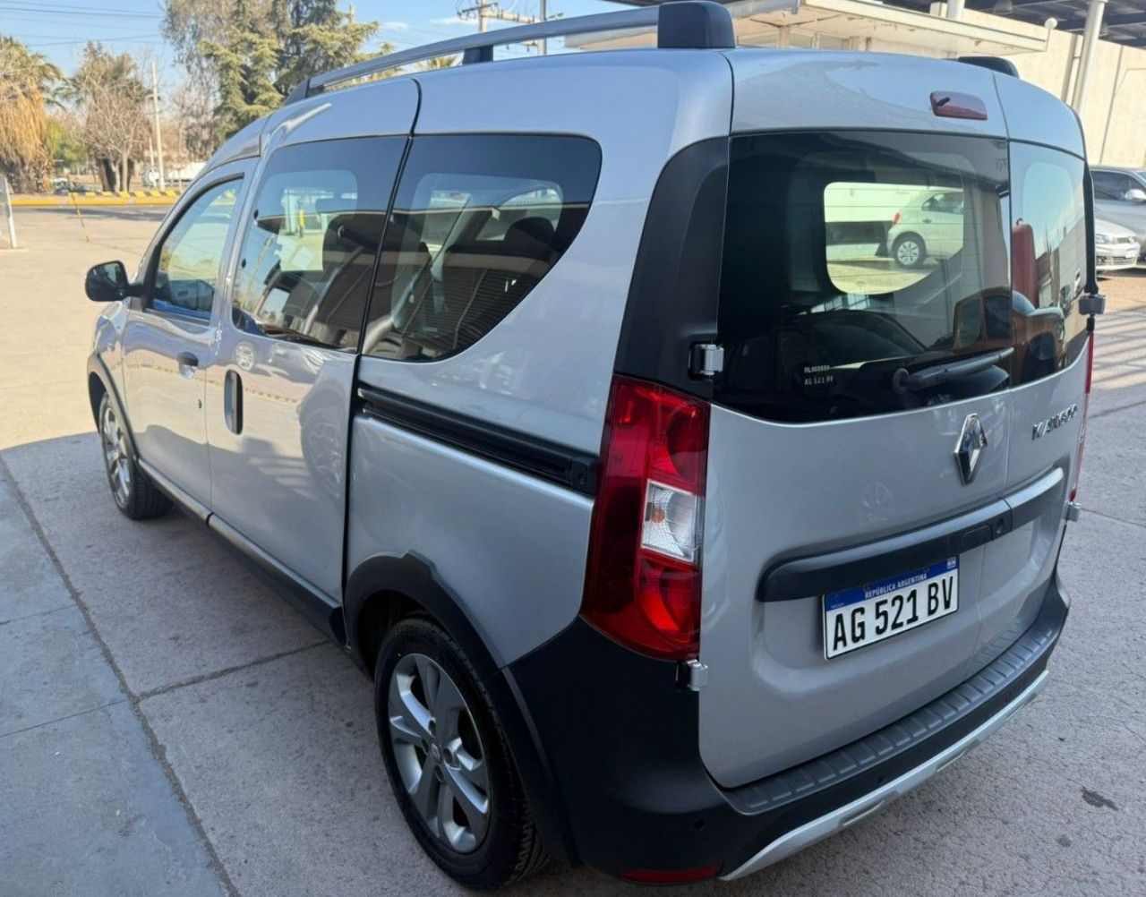 Renault Kangoo Usada en Mendoza, deRuedas