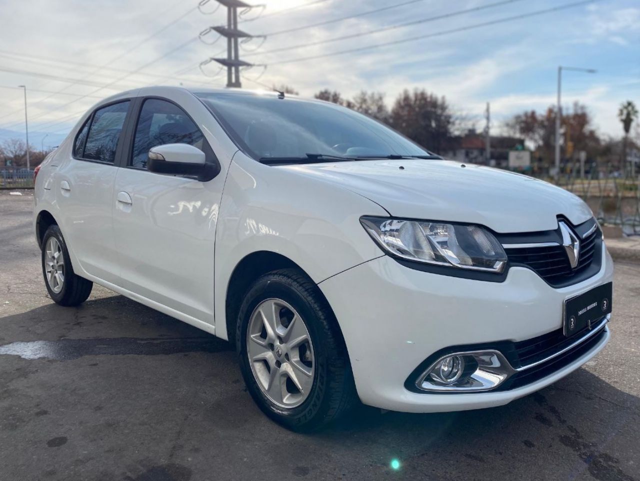 Renault Logan Usado Financiado en Mendoza, deRuedas