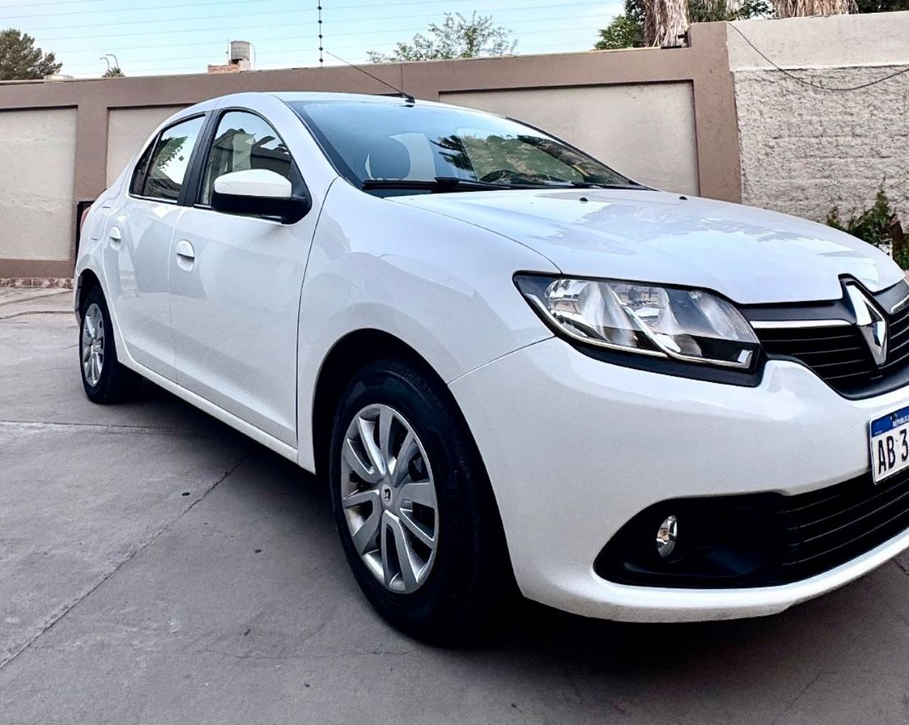 Renault Logan Usado Financiado en Mendoza, deRuedas