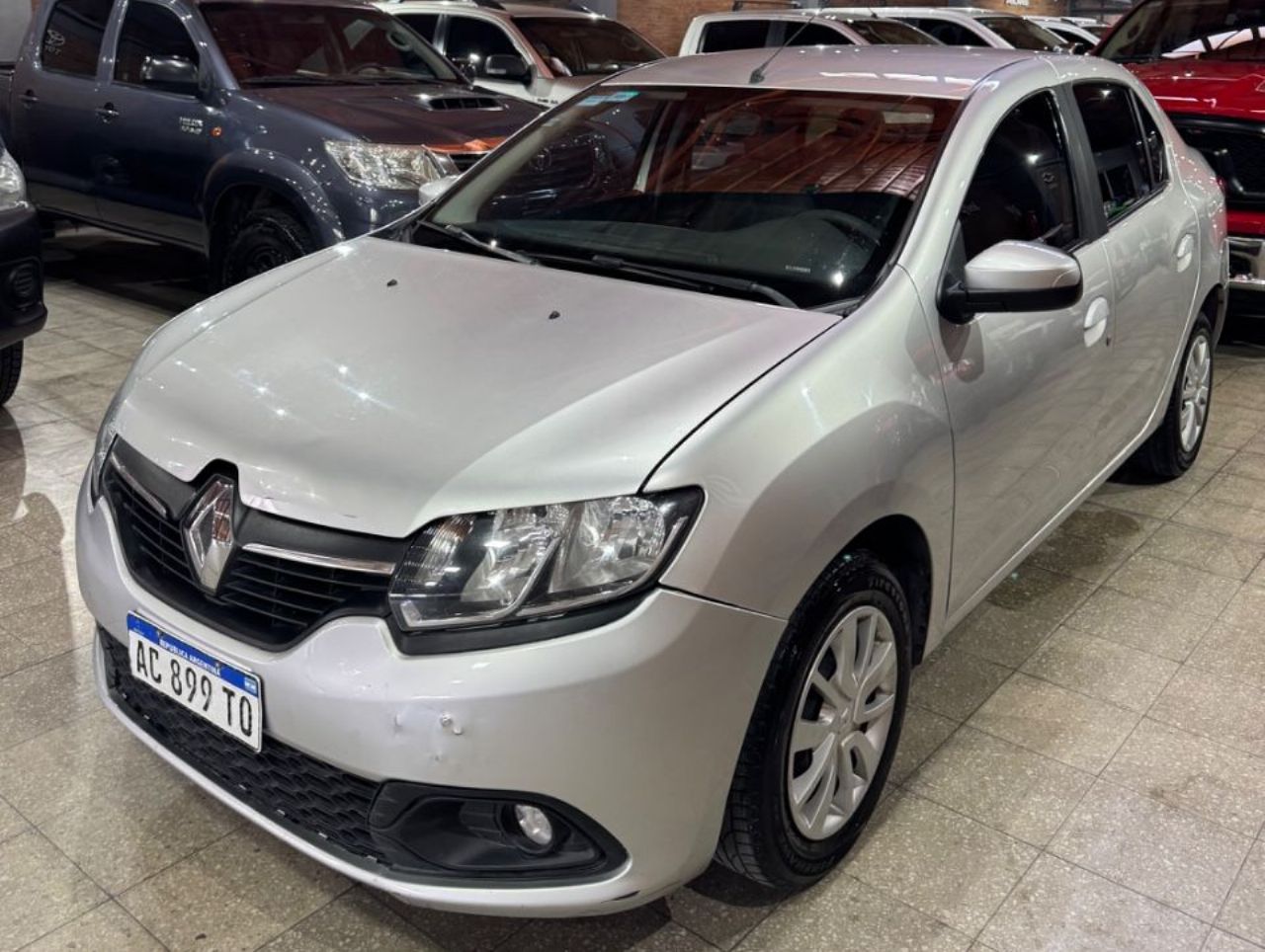 Renault Logan Usado Financiado en San Juan, deRuedas