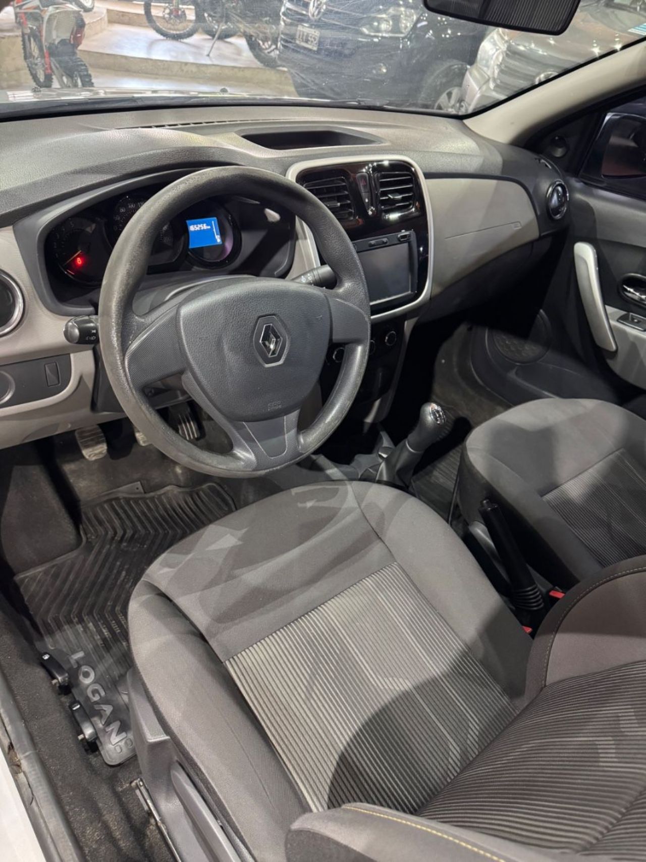Renault Logan Usado Financiado en San Juan, deRuedas