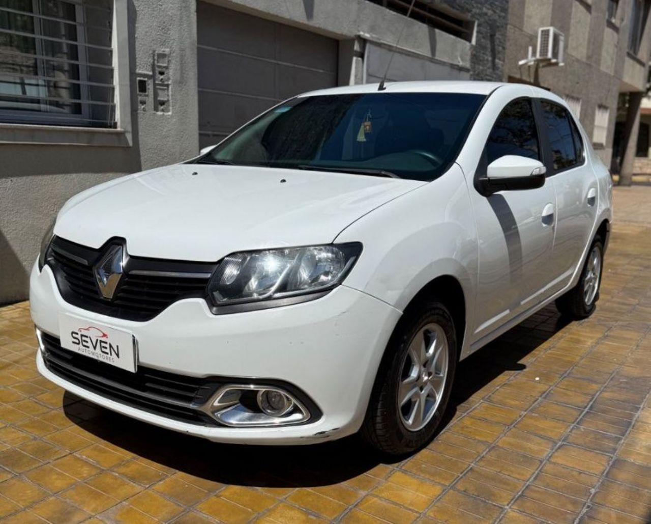 Renault Logan Usado en San Juan, deRuedas