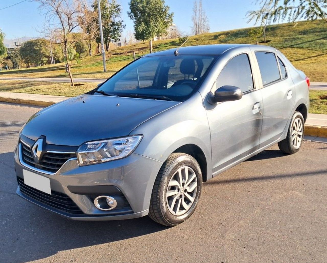 Renault Logan Usado Financiado en Mendoza, deRuedas