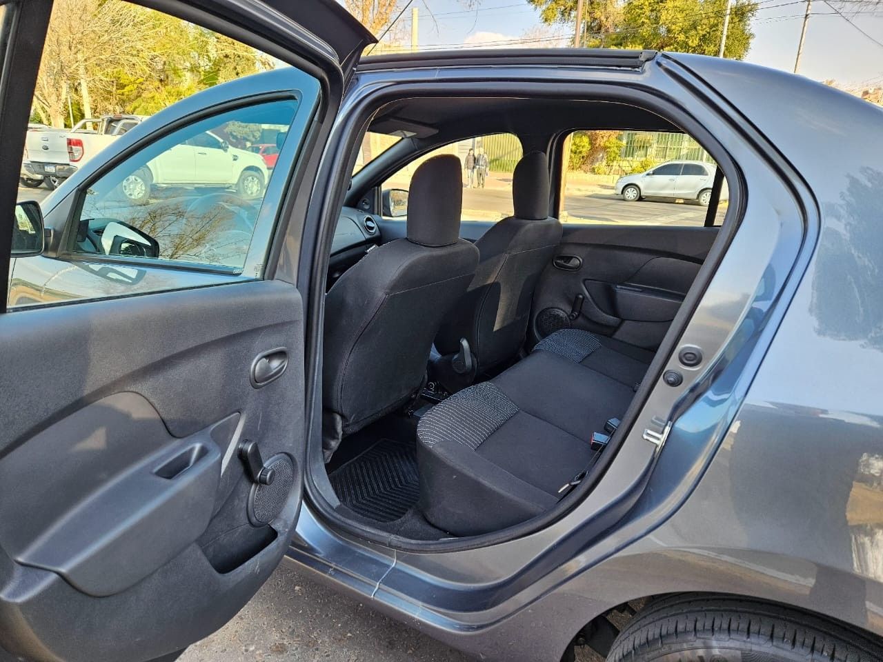 Renault Logan Usado Financiado en Mendoza, deRuedas