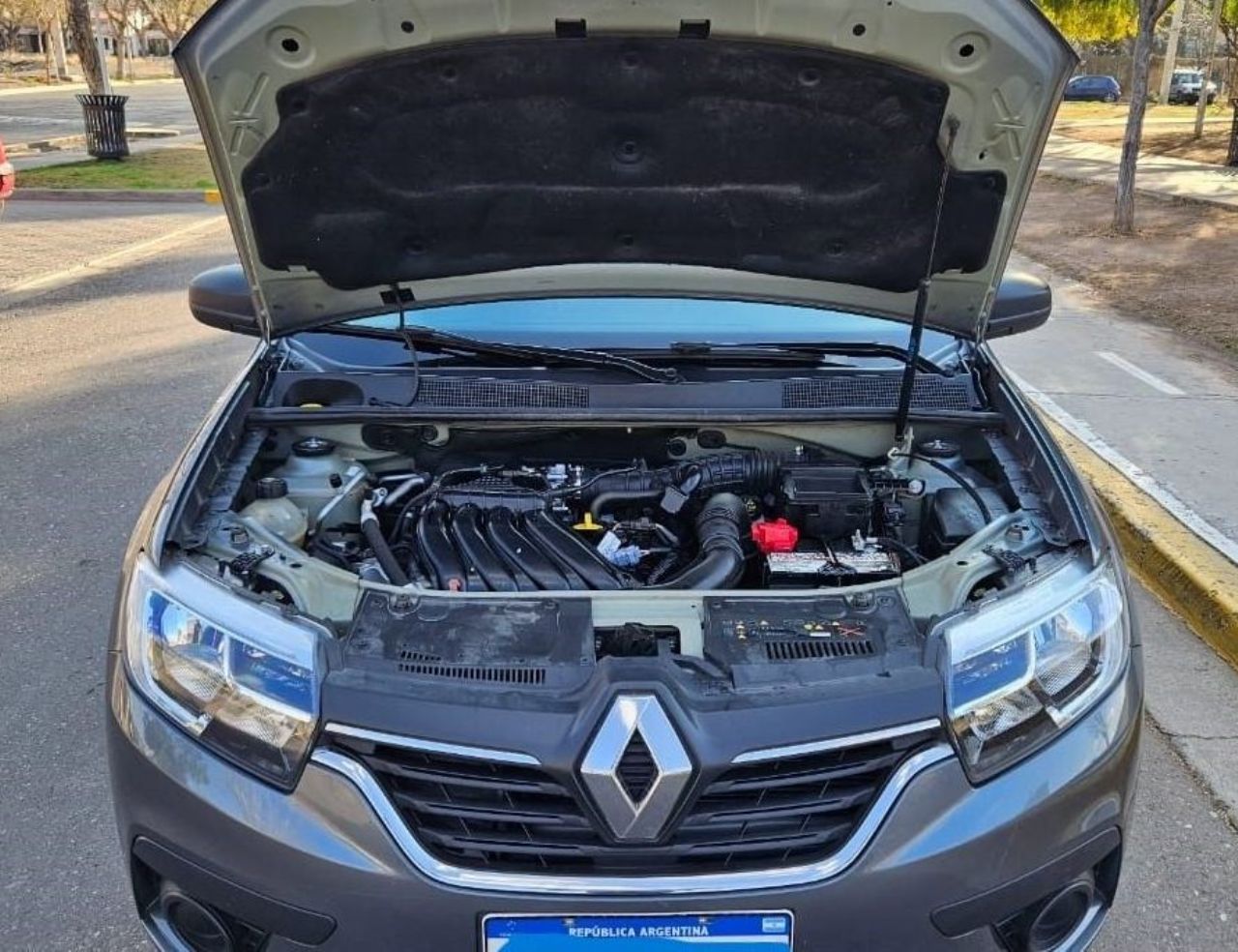 Renault Logan Usado Financiado en Mendoza, deRuedas