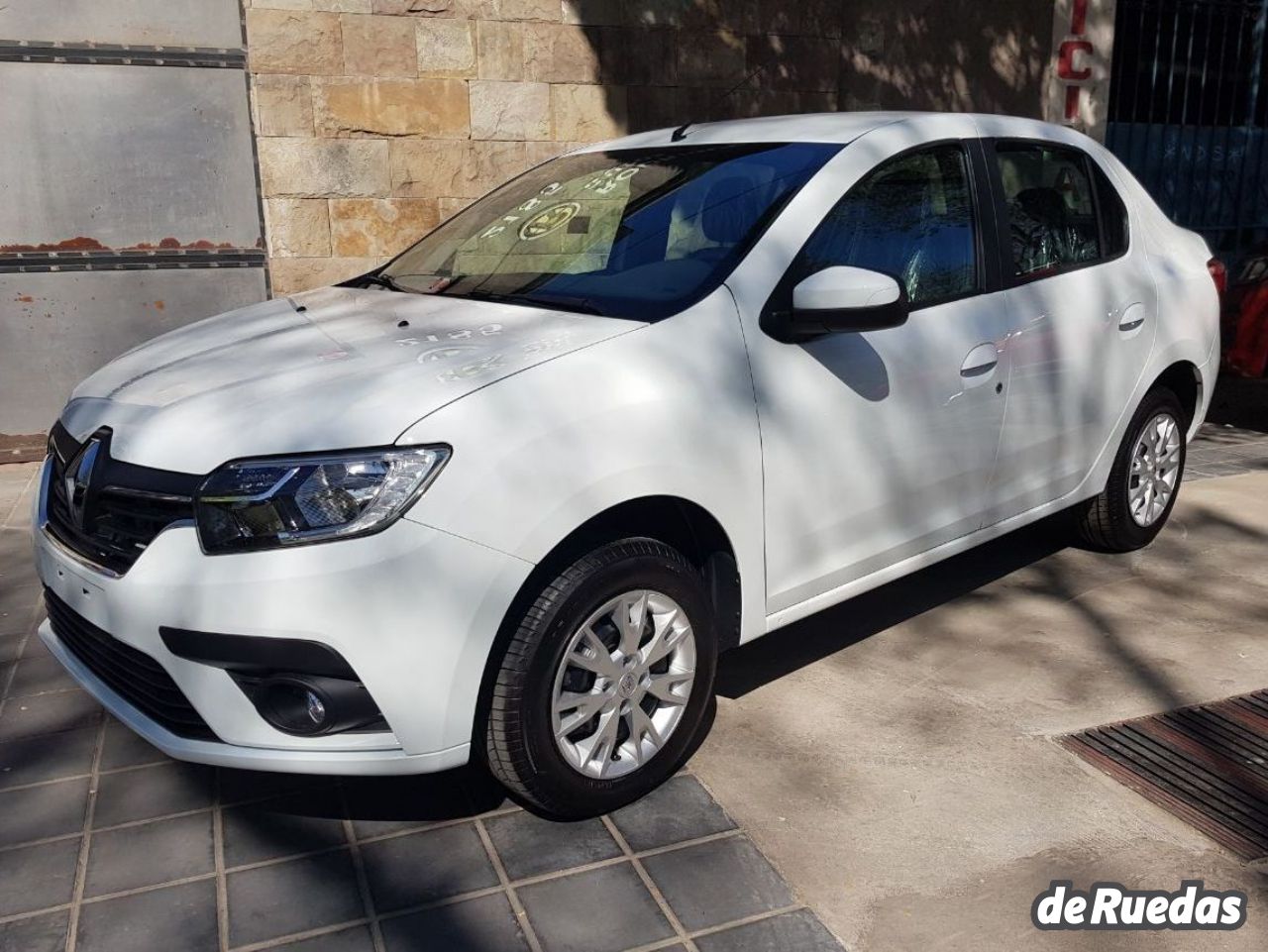Renault Logan Nuevo en Mendoza, deRuedas