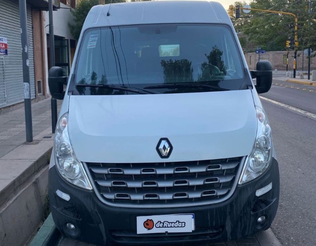 Renault Master Usada en Mendoza, deRuedas