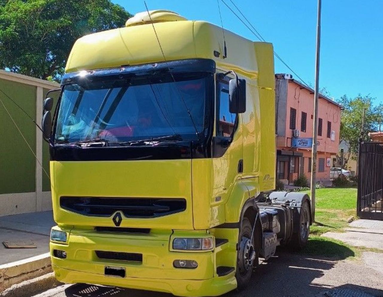 Renault Premium Usado en Mendoza, deRuedas