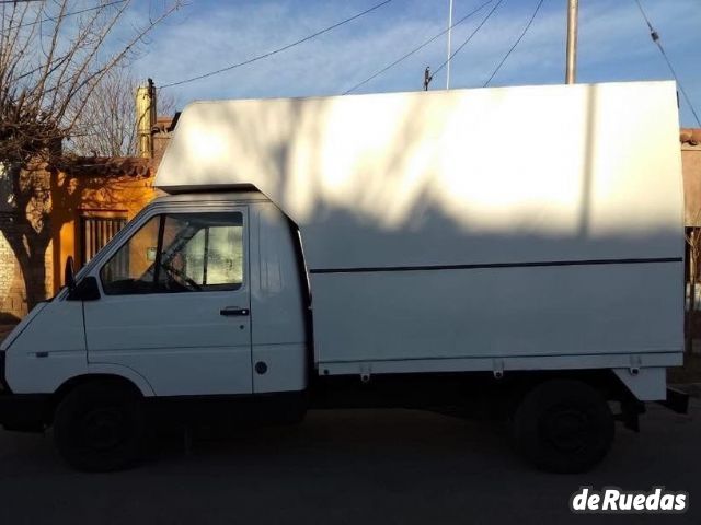 Renault Rodeo Usada en Mendoza, deRuedas