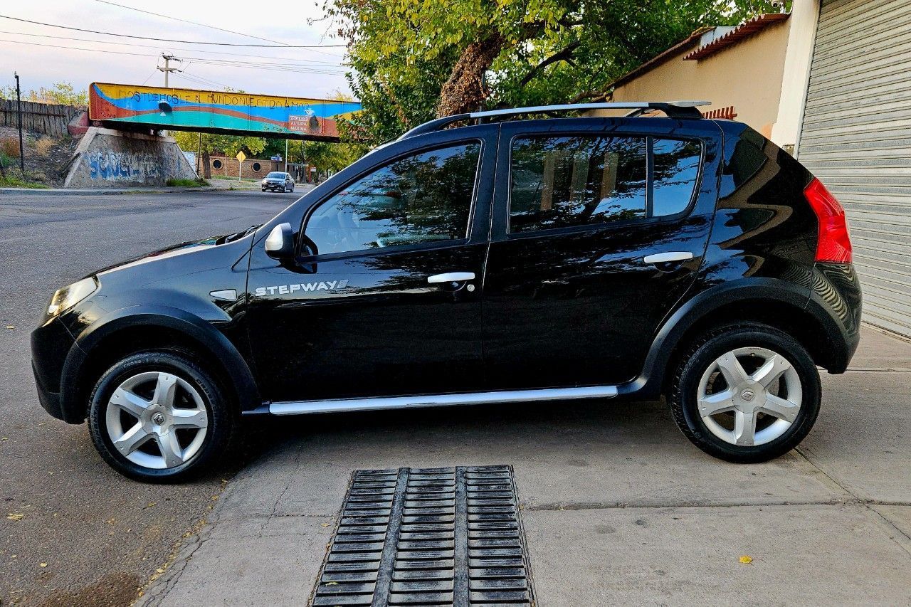 Renault Sandero Usado Financiado en Mendoza, deRuedas