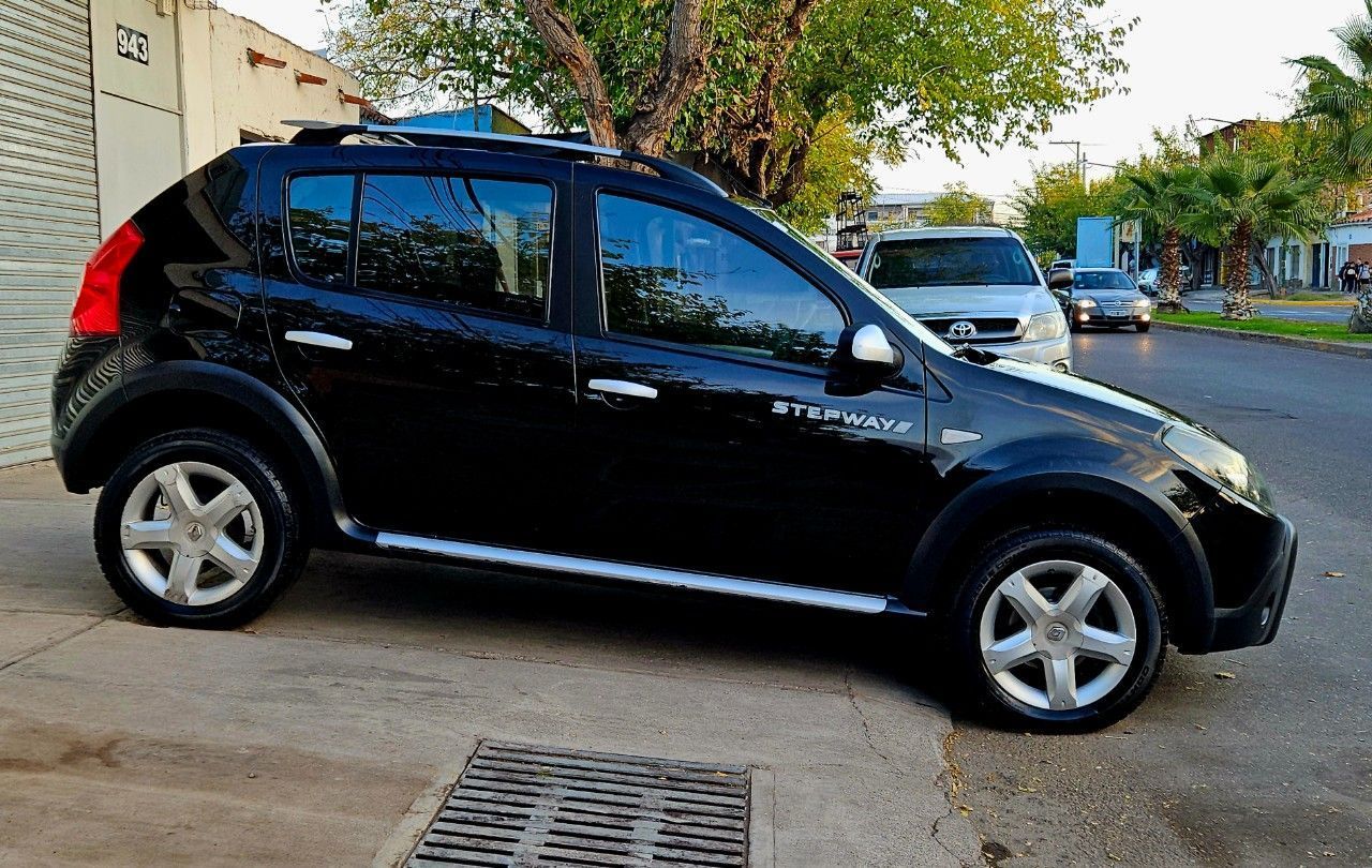 Renault Sandero Usado Financiado en Mendoza, deRuedas