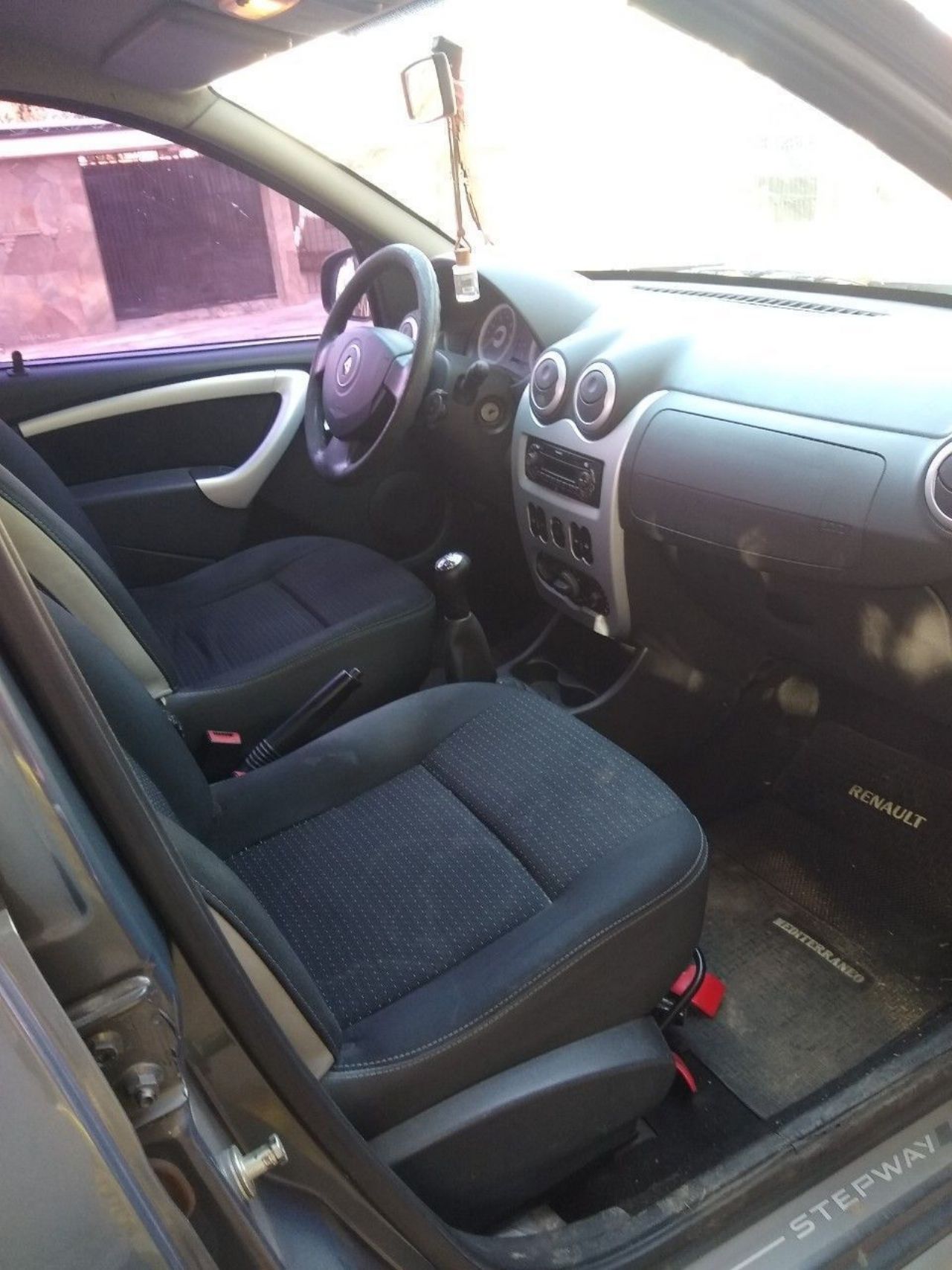 Renault Sandero Usado en Mendoza, deRuedas