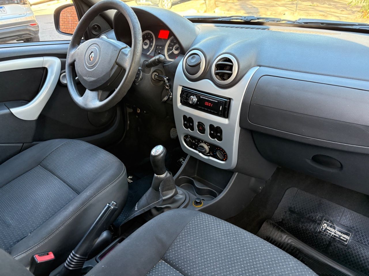 Renault Sandero Usado Financiado en Mendoza, deRuedas