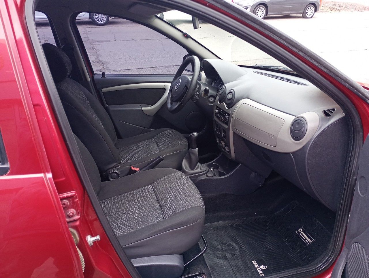 Renault Sandero Usado en Mendoza, deRuedas