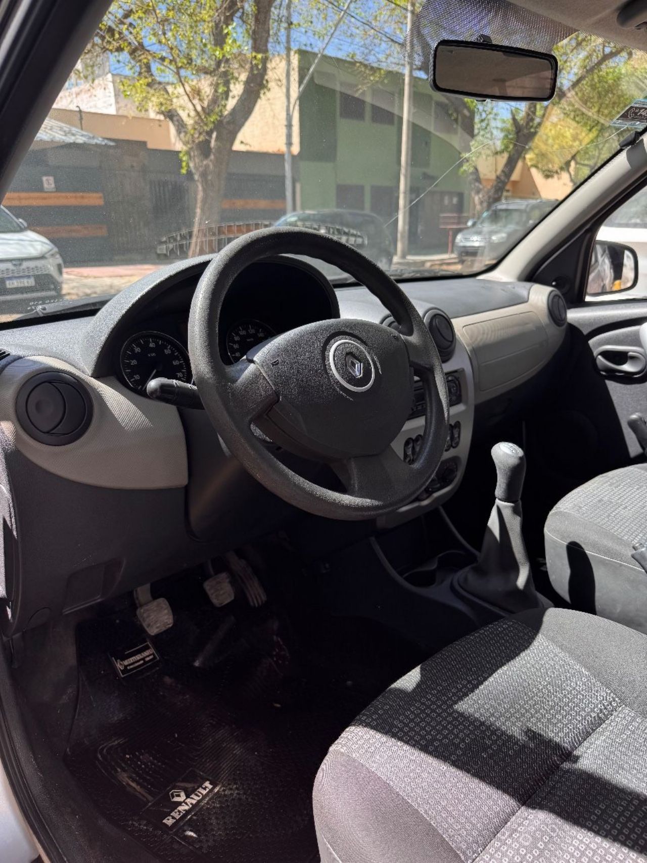 Renault Sandero Usado en Mendoza, deRuedas