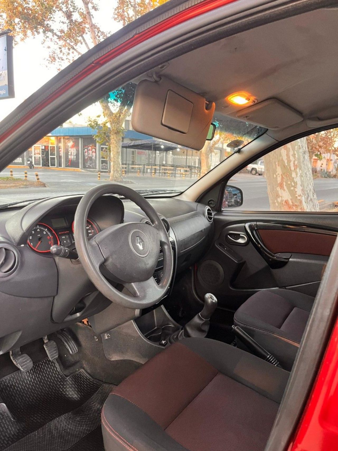 Renault Sandero Usado en Mendoza, deRuedas