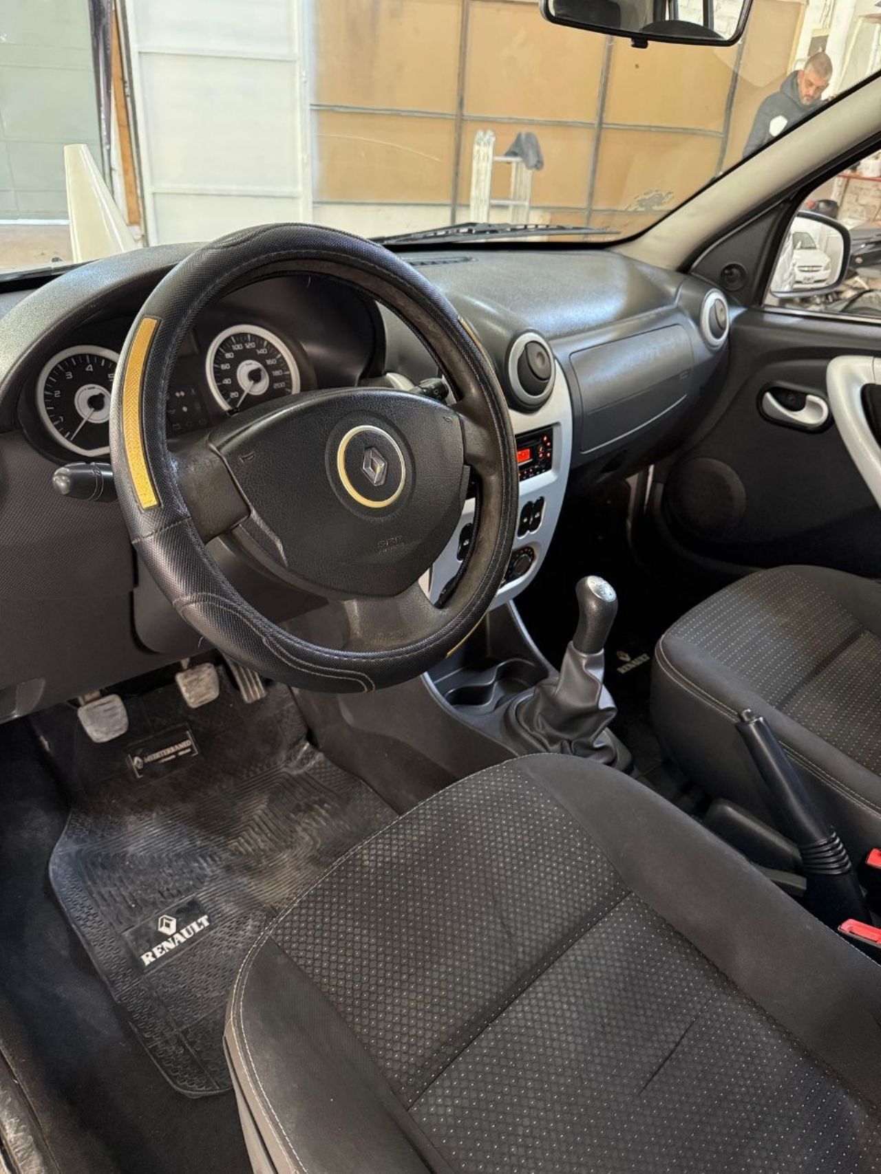 Renault Sandero Usado Financiado en Mendoza, deRuedas