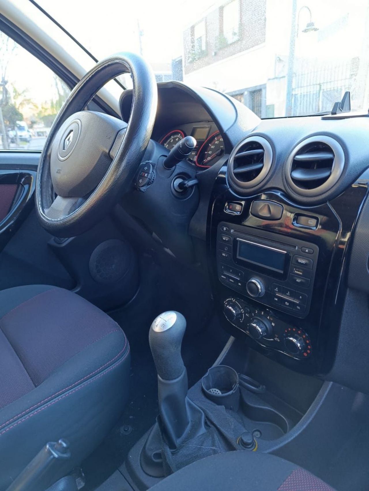 Renault Sandero Usado en Buenos Aires, deRuedas
