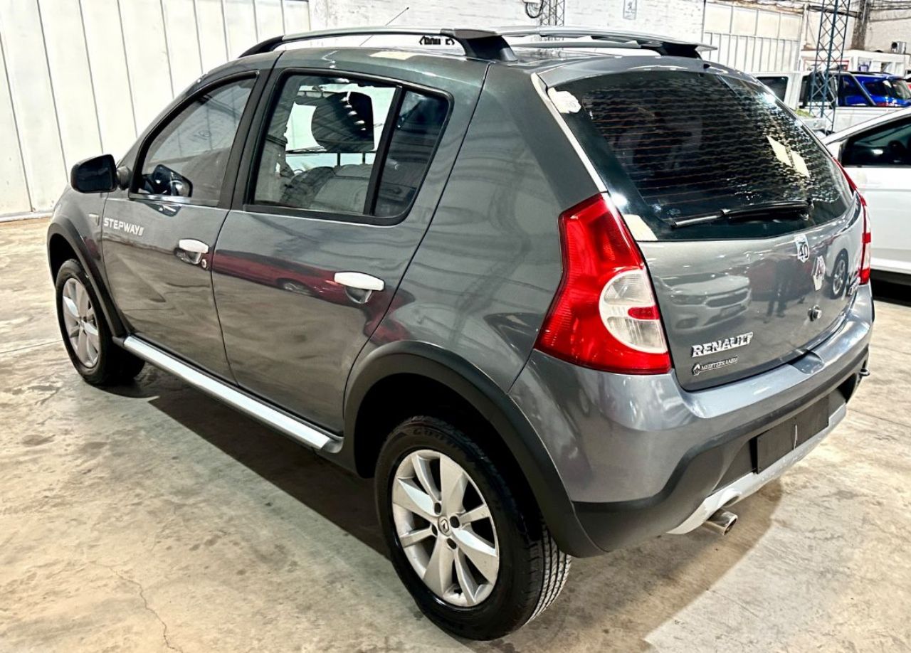 Renault Sandero Usado Financiado en Mendoza, deRuedas