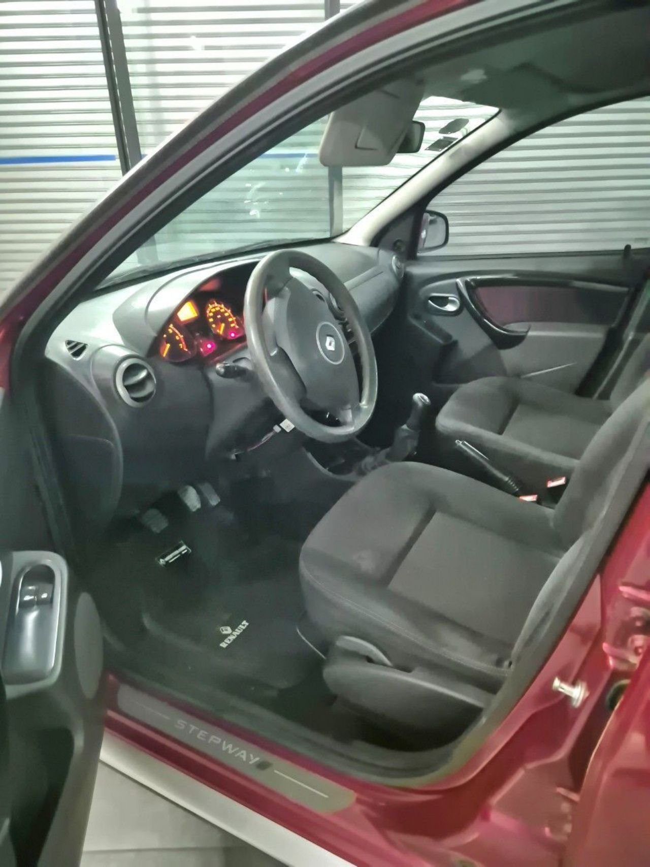 Renault Sandero Usado Financiado en Mendoza, deRuedas