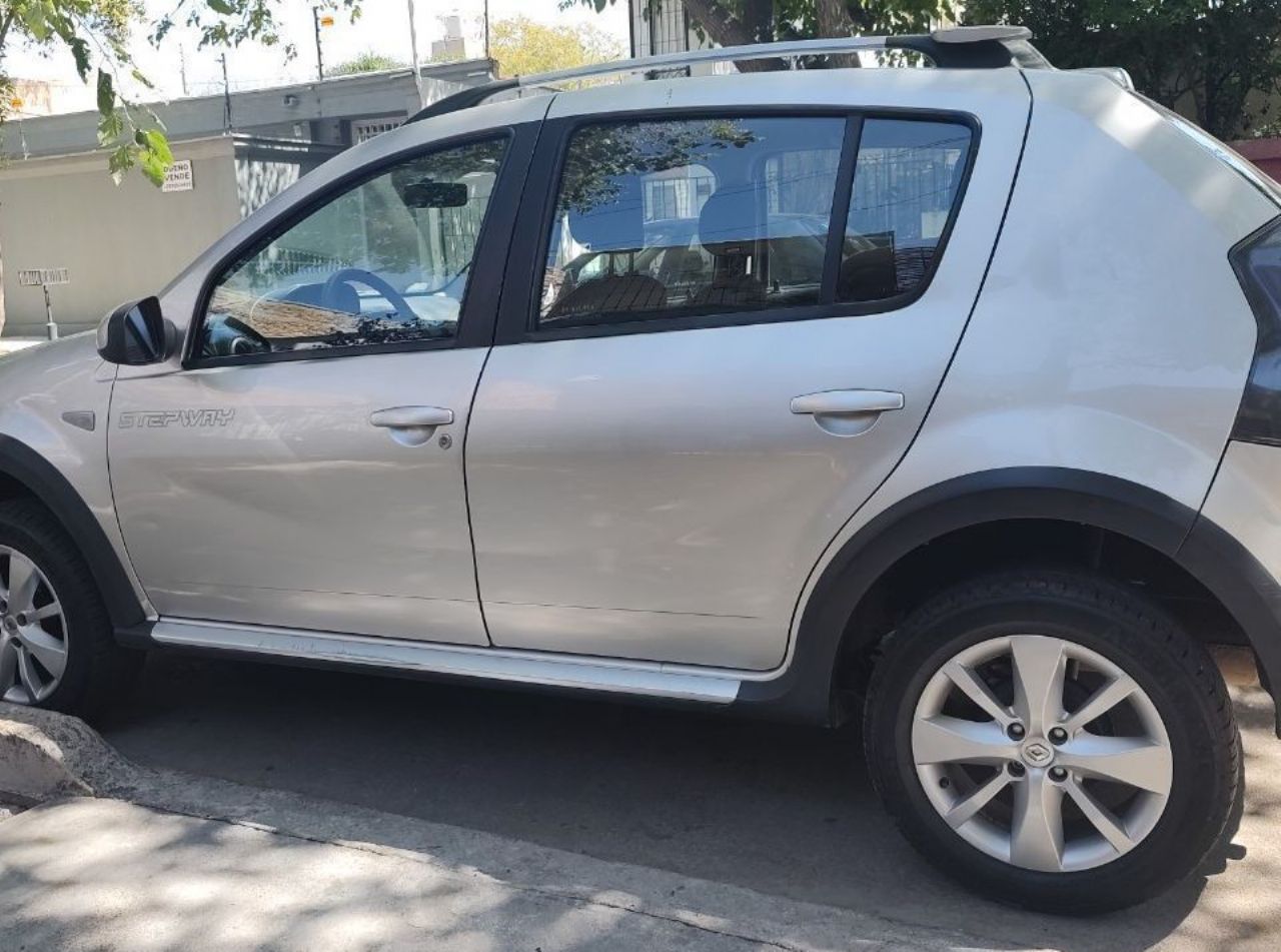 Renault Sandero Usado en Mendoza, deRuedas