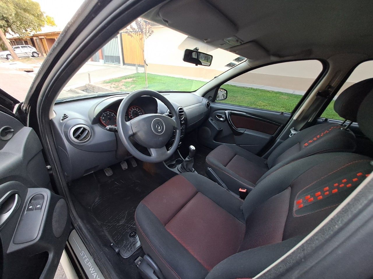 Renault Sandero Usado en Mendoza, deRuedas